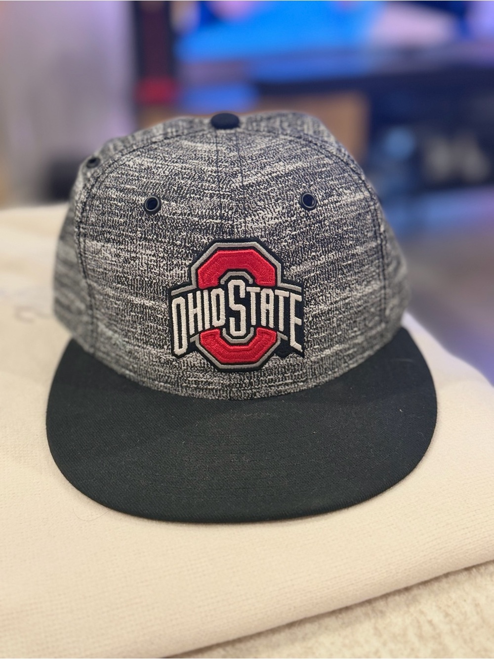 Nike Ohio State Heather Gray & Black Snapback Hat with Red Logo